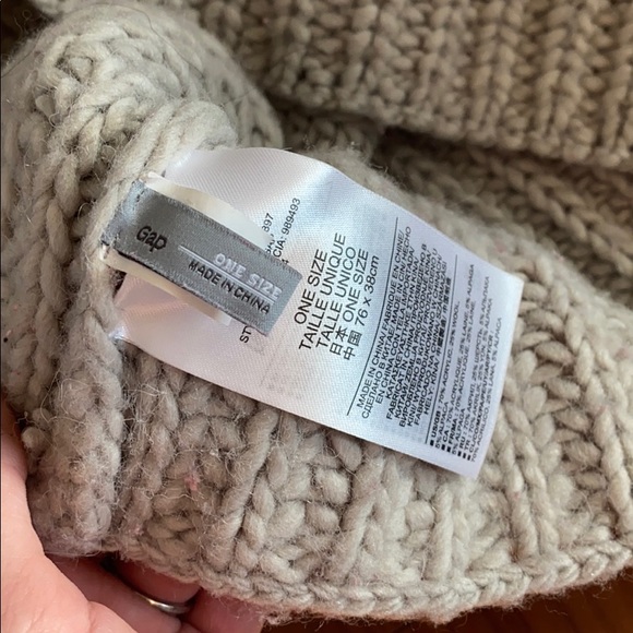 Gap Knit scarf - Picture 2 of 2